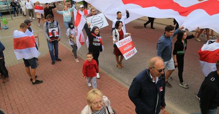 Warszawa. Rocznica wyborów na Białorusi. Reklamy w metrze promują zbiórkę