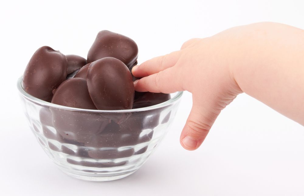 Dlaczego warto odzwyczaić dziecko od jedzenia cukru?