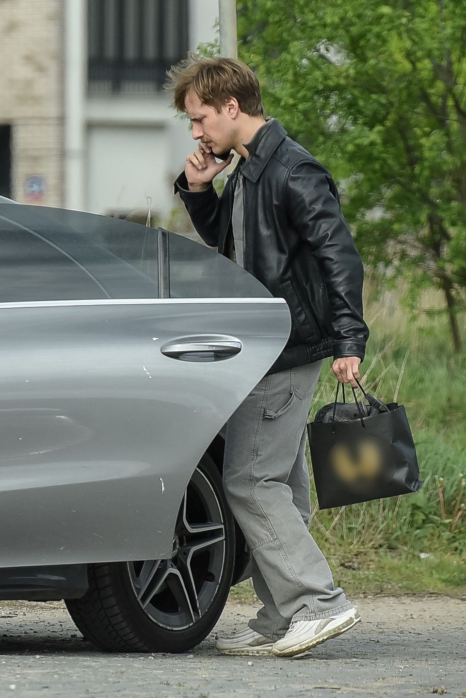 Maciej Musiał zaparkował mercedesa za 200 tysięcy na zakazie