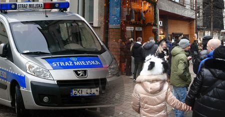 Krupówki. Romscy muzycy uciekli na widok patrolu. Zostawili instrumenty