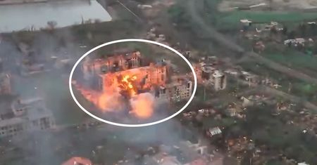 Bomba JDAM-ER rozpruła skład Rosjan. Nagranie nie pozostawia złudzeń