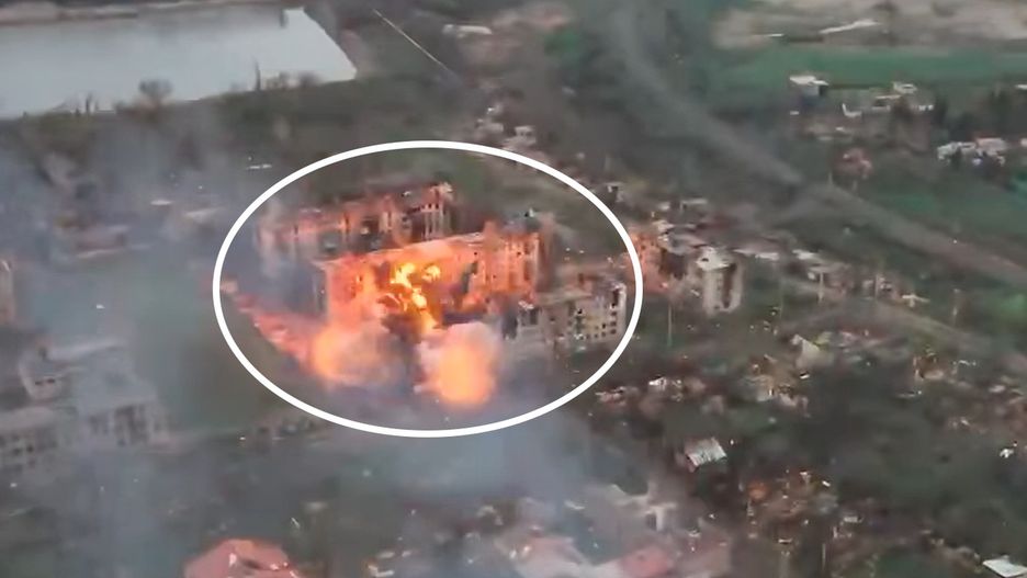 Ostrzał bombą JDAM-ER w Bachmucie.