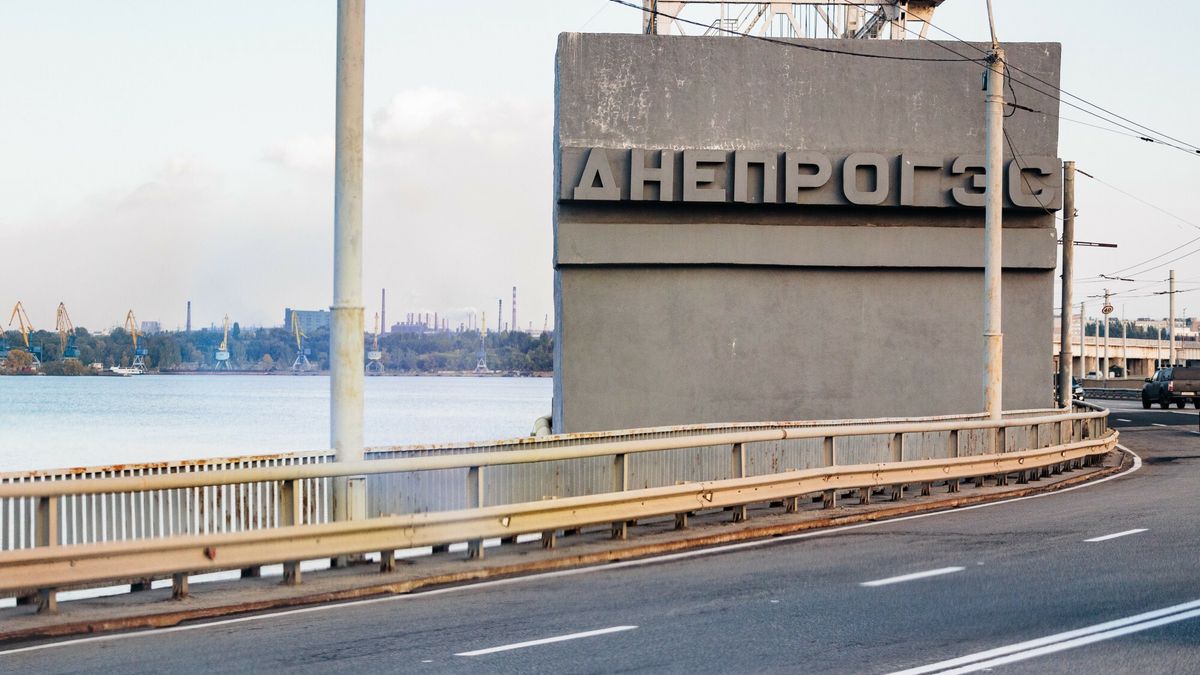 Widok z Dnieprznska Elektrownia Wodna - przeplywowa na Zaporoże