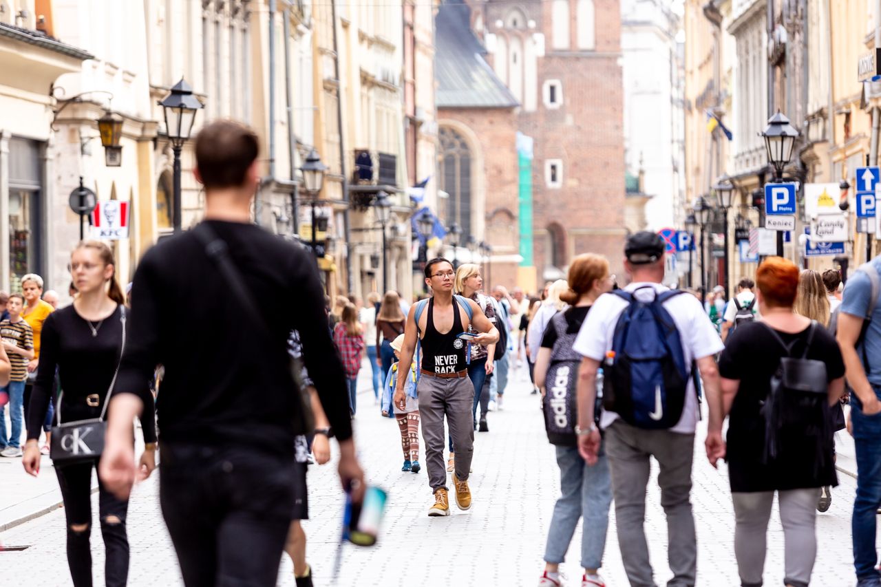 W 2023 r. liczba urodzeń była niższa od liczby zgonów o prawie 137 tys.
