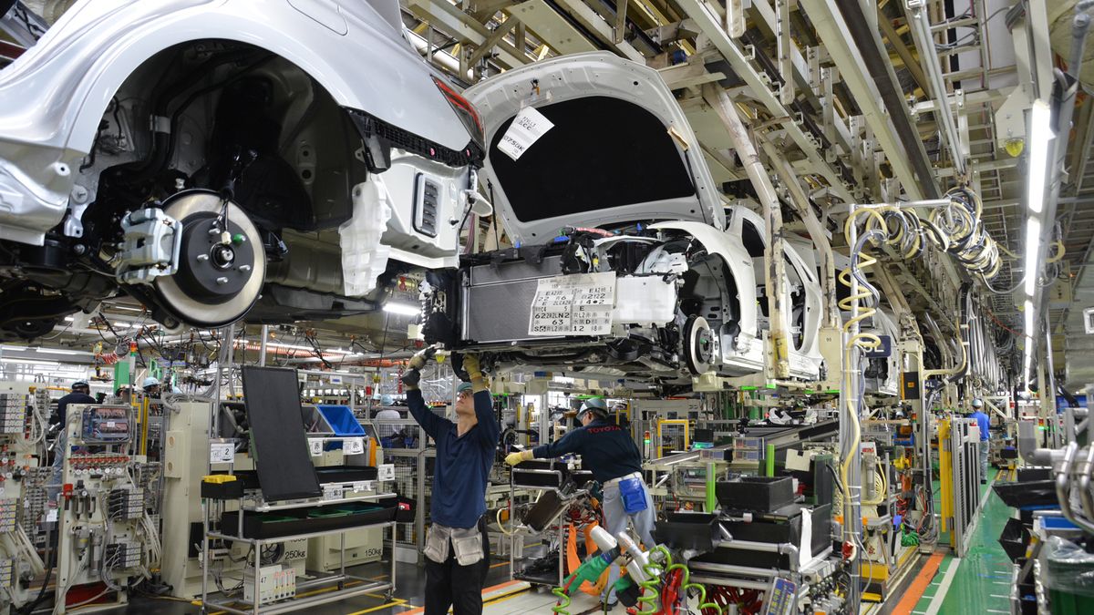 Toyota musi wstrzymać produkcję w Japonii