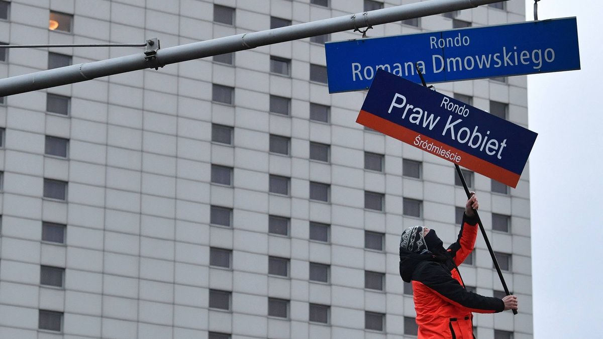 Rondo Dmowskiego jednak zmieni nazwę?