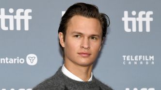 Ansel Elgort TŁUMACZY SIĘ z zarzutów seksualnej napaści na 17-letniej fance! "Źle zakończyłem naszą znajomość"