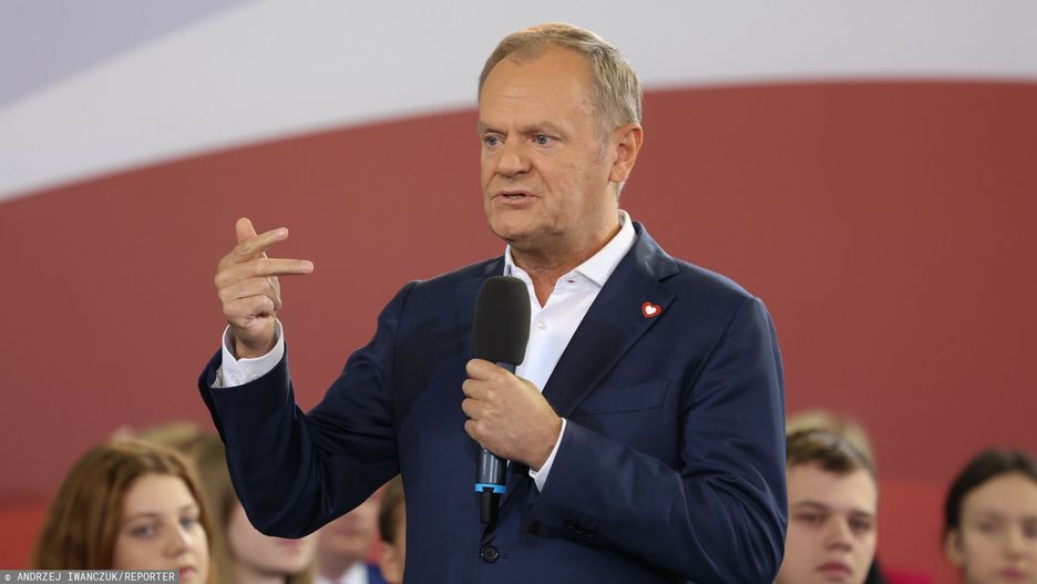 "Nauczyciele nie są szczęśliwi". Tusk dosadnie o podwyżkach