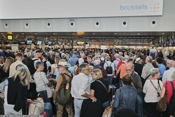 W Brukseli wciąż chaos na lotnisku. Odwołano połowę lotów
