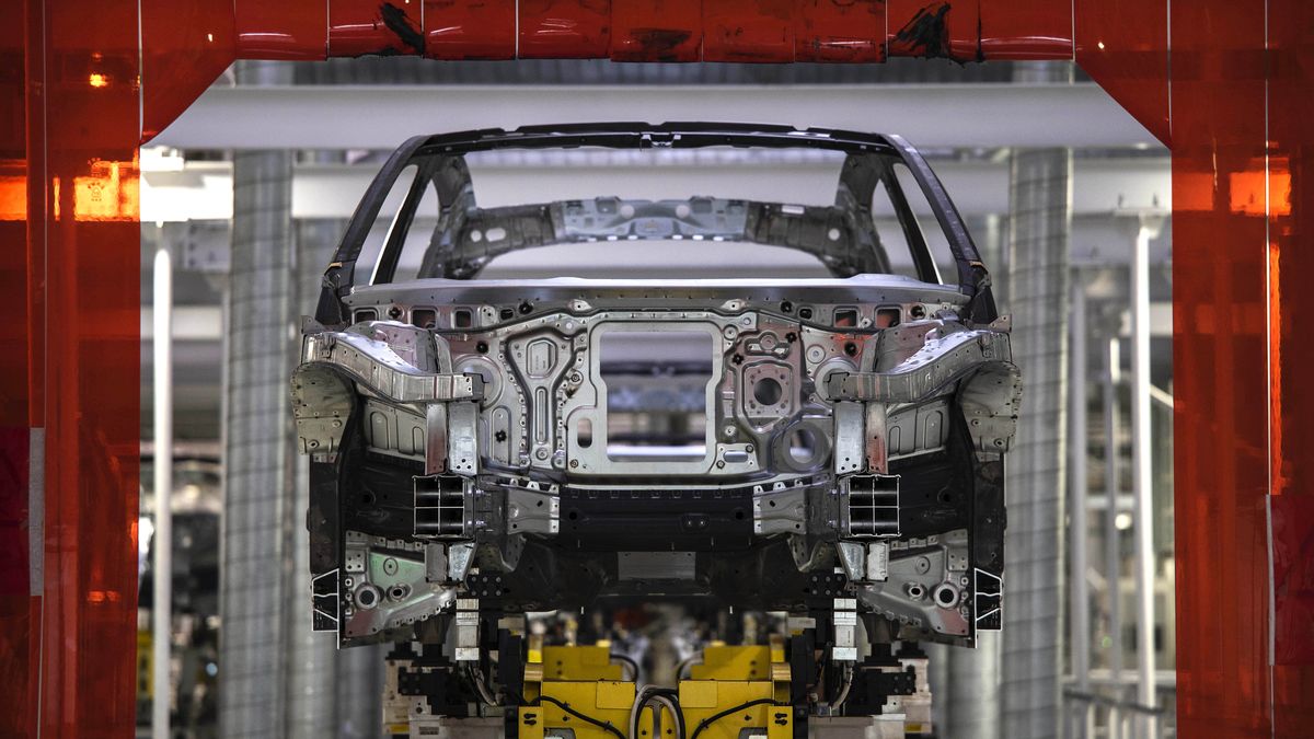 HEFEI, CHINA - JANUARY 17: A car chassis from Chinese electric vehicle (EV) company NIO is seen on an automated production line at the companys manufacturing hub on January 17, 2025 in Hefei, China. China produces and exports more electric vehicles than any other country, leading the global electric vehicle (EV) market with production capacity that now outpaces domestic sales. Luxury brand NIO saw a 38% rise in EV deliveries in 2024 and is looking to further its expansion into overseas markets with a range of premium vehicles, a new lower priced sub-brand, and its battery swapping charging system. Exports of Chinese EVs exceeded two million for the first time in 2024, according to government figures. While the global expansion of Chinas EV industry has triggered trade tensions with the U.S. and Europe where governments are enacting tariffs on China-made electric cars, the companies are making inroads in markets in Asia, South America, and Africa. Chinese brands have become known worldwide for design and advanced EV technology at competitive prices, as they continue to fuel a transition to electric vehicles at home in the worlds largest car market. (Photo by Kevin Frayer/Getty Images)