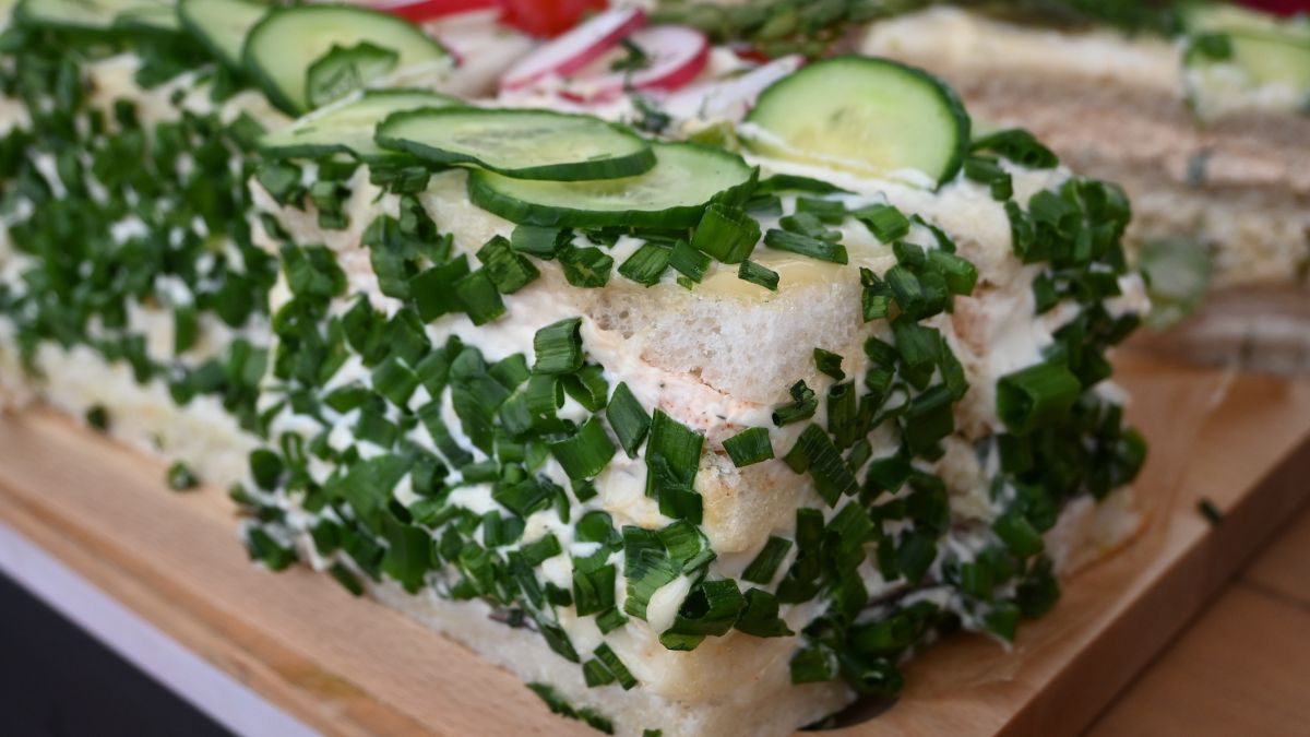 Tort kanapkowy cieszy oko 