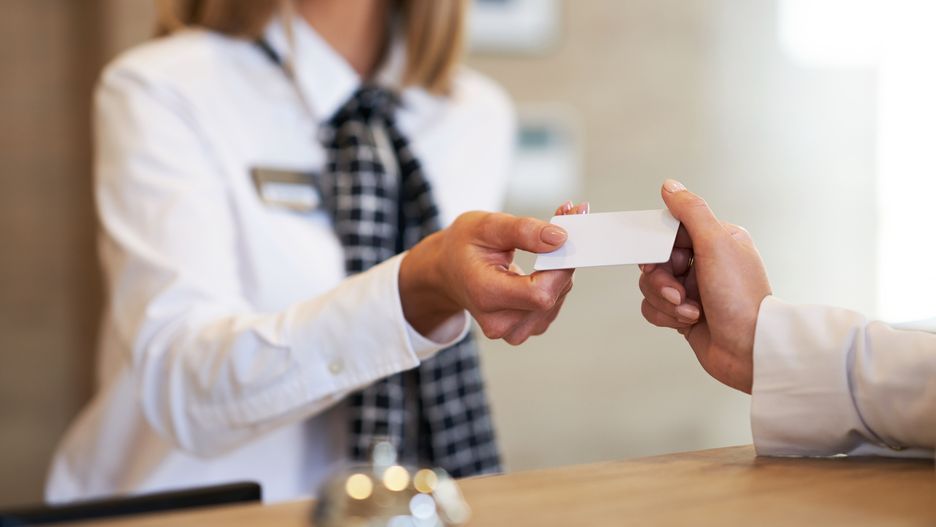 Lista zadań, które należą do hotelowego recepcjonisty jest naprawdę długa 