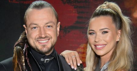 Wyglądała jak bogini. Baron pękał z dumy