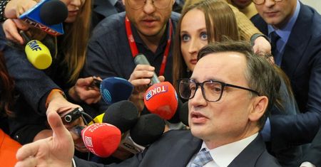 Ziobro stawił się spóźniony przed komisją śledczą ds. Pegasusa