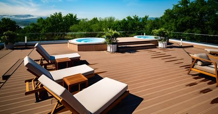 Ten górski resort to nowa perła Beskidów. Obniżone ceny, jacuzzi na dachu robi furorę