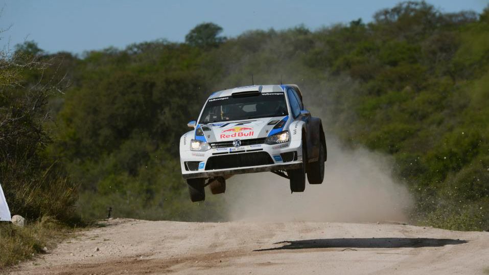 Andreas Mikkelsen uczy, jak skakać na hopkach 1