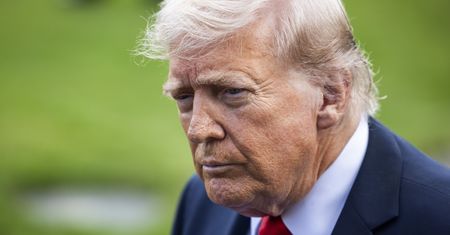 "Jest w wielkich kłopotach". Trump chce wysłać Gwardię Narodową