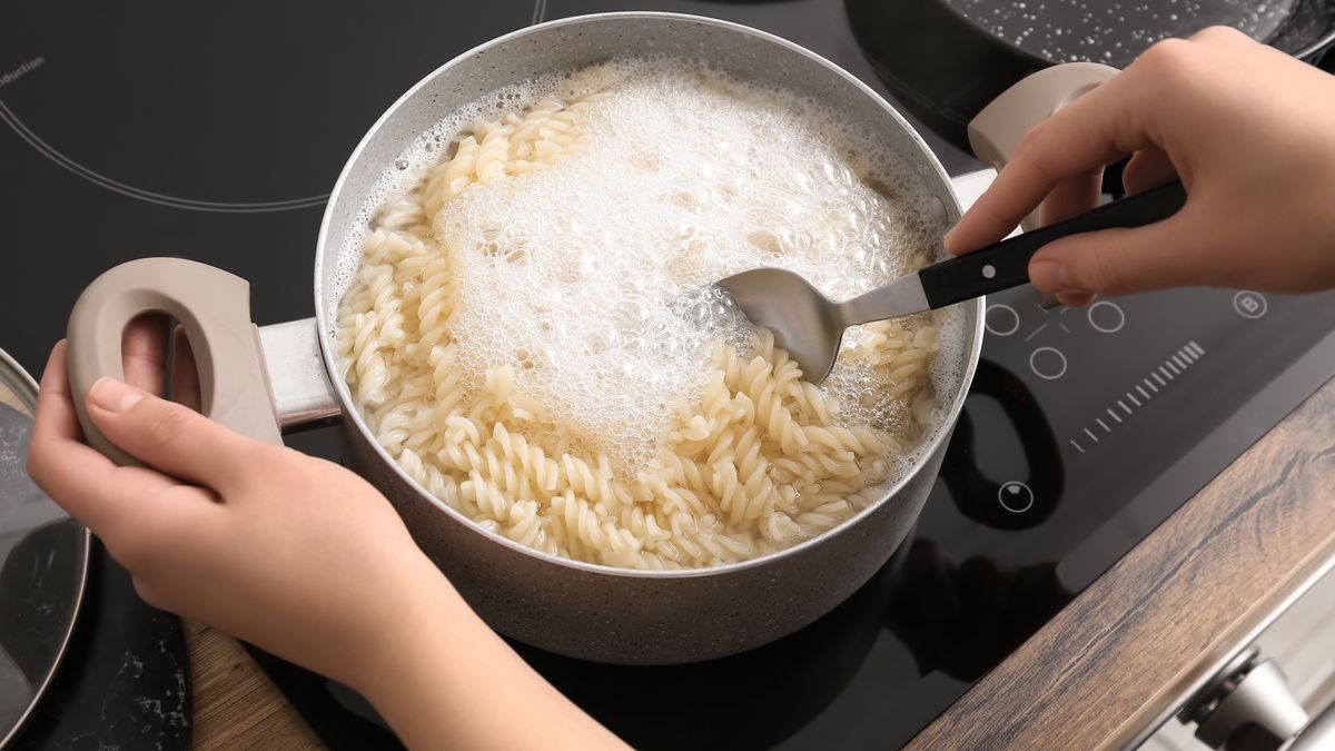 Rozgotowany makaron można wykorzystać