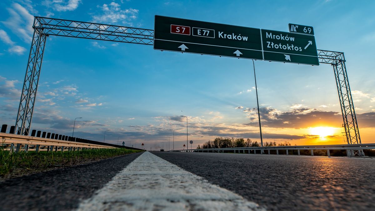 Droga ekspresowa S7, prowadząca z Warszawy w kierunku Krakowa