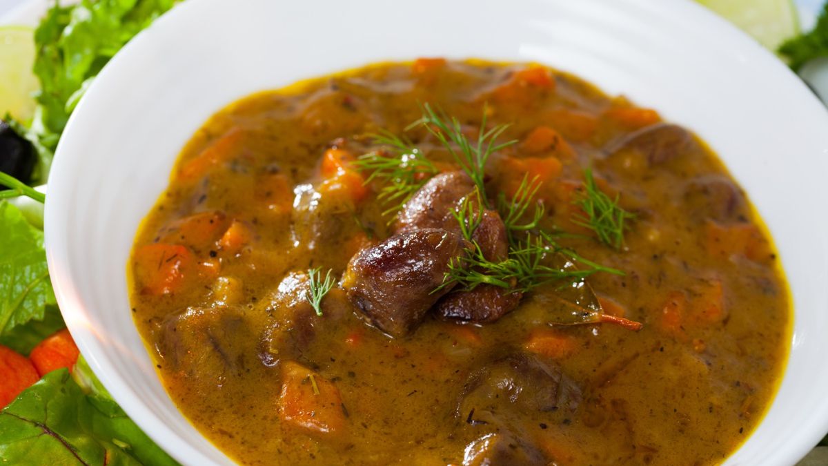 Aromatyczny gulasz z serc drobiowych