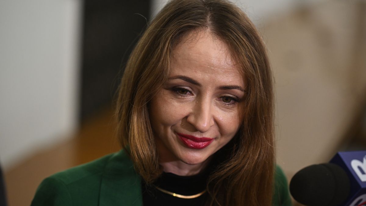 WARSAW, POLAND - DECEMBER 12: Upcoming Minister of Family and Social Policy, Agnieszka Dziemianowicz-Bak walks through the parliament corridors ahead of the vote of confidence on Donald Tusk's government cabinet during a session at the parliament (SEJM) on December 12, 2023 in Warsaw, Poland. on December 12, 2023 in Warsaw, Poland. After eight years of Poland's national conservative party in power, centrist Donald Tusk is back and set to forge a pro-EU government. (Photo by Omar Marques/Getty Images)