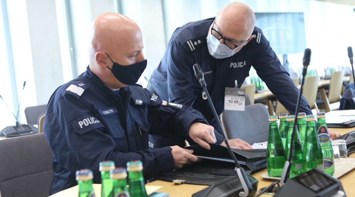 Gen. Szymczyk na posiedzeniu sejmowej Komisji Administracji i Spraw Wewnętrznych dot. dzialań podejmowanych przez funkcjonariuszy oraz prokuraturę wobec tragicznie zmarłego Bartosza Sokołowskiego oraz członków jego rodziny. 2 września 2021 roku