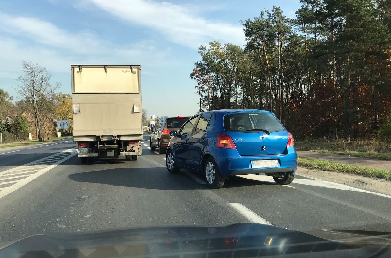 Jazda na suwak niebawem stanie się obowiązkiem, a przepisy są kompletnie niejasne