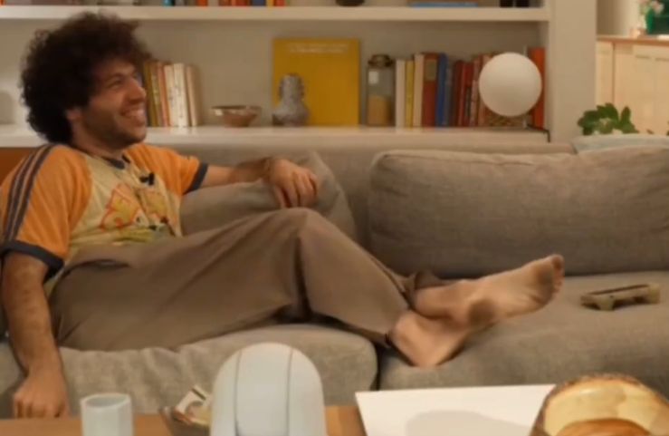 Benny Blanco i jego brudne stopy