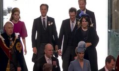 Harry pojawił się na koronacji ojca. Media opisują jego zachowanie