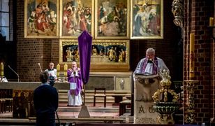 Spadła oglądalność mszy. Aż 200 tys. widzów mniej
