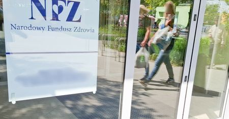 Krytyczna sytuacja w NFZ. Czy zabraknie pieniędzy na bieżące rozliczenia ze szpitalami?