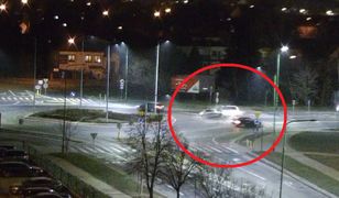 21-latek w BMW przeciął rondo i staranował forda. Jest nagranie zderzenia