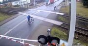 Rowerzyści ryzykowali życiem na przejeździe kolejowym