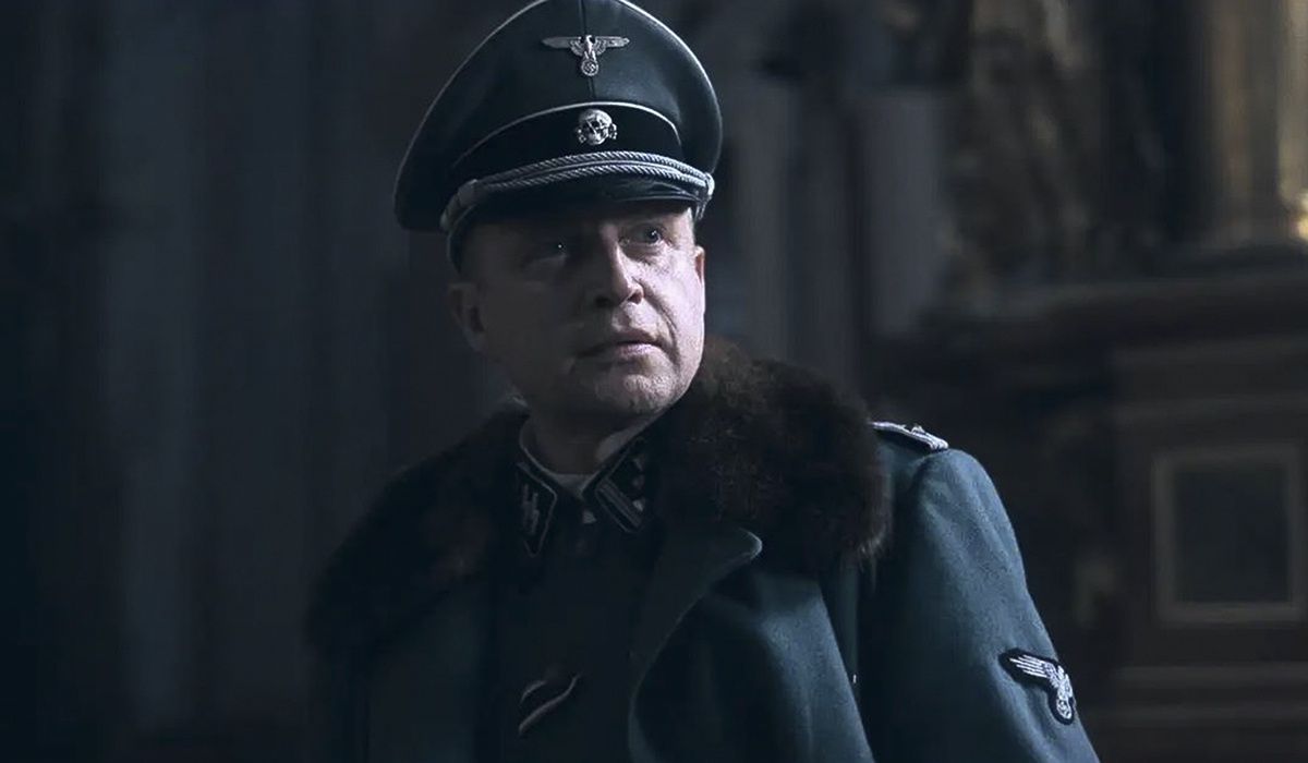 Od oglądania boli głowa. Powinien być hit, wyszedł straszny kit