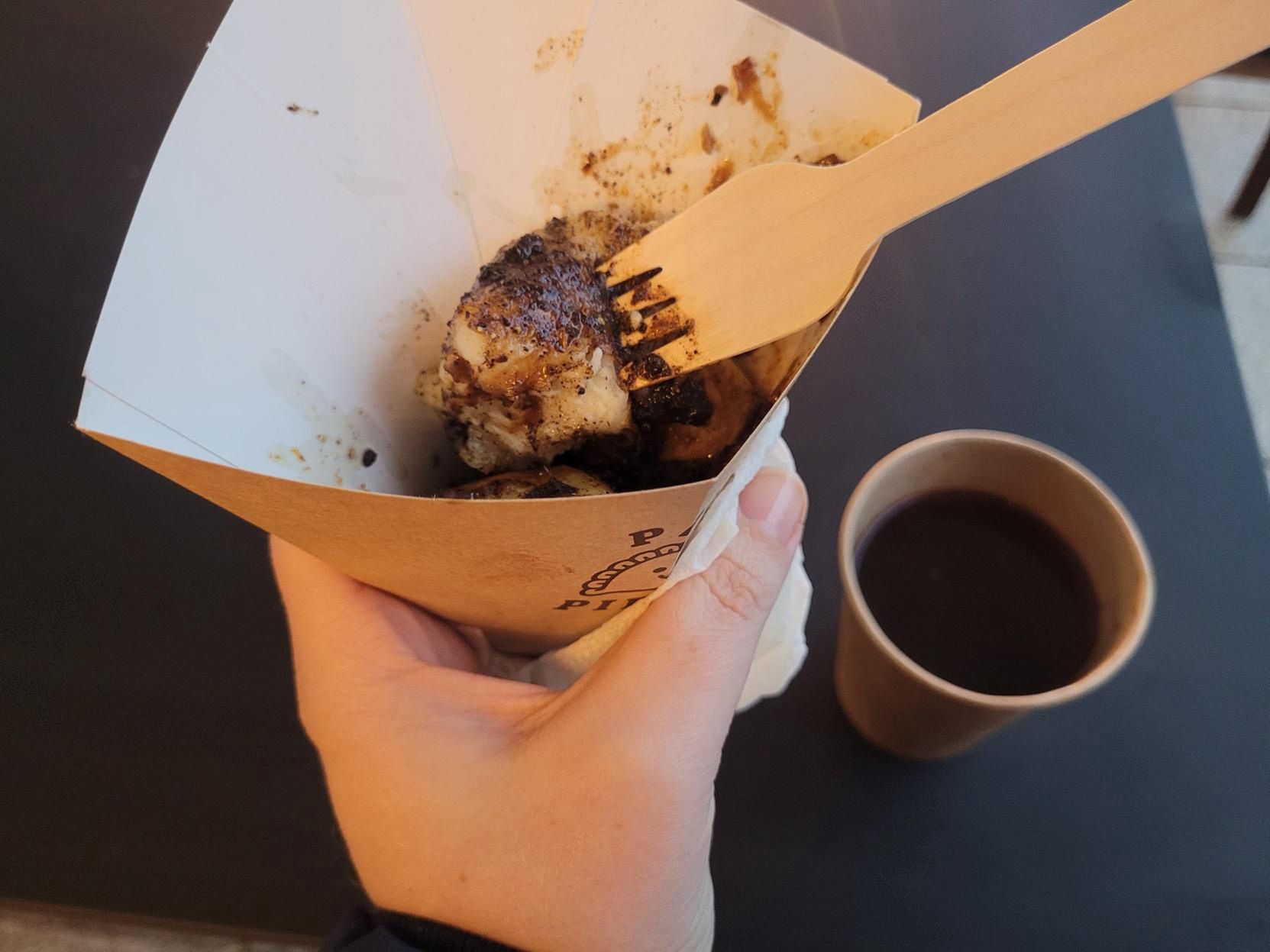 Porcja pierogów i barszczu to bardziej mały obiad niż przekąska