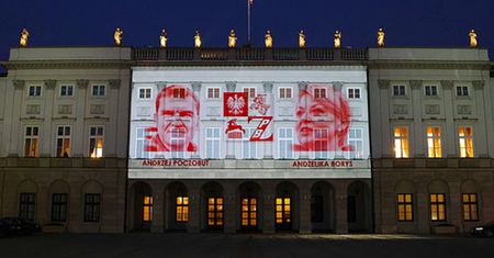 Warszawa. Światła dla Białorusi. W geście solidarności dla aresztowanych