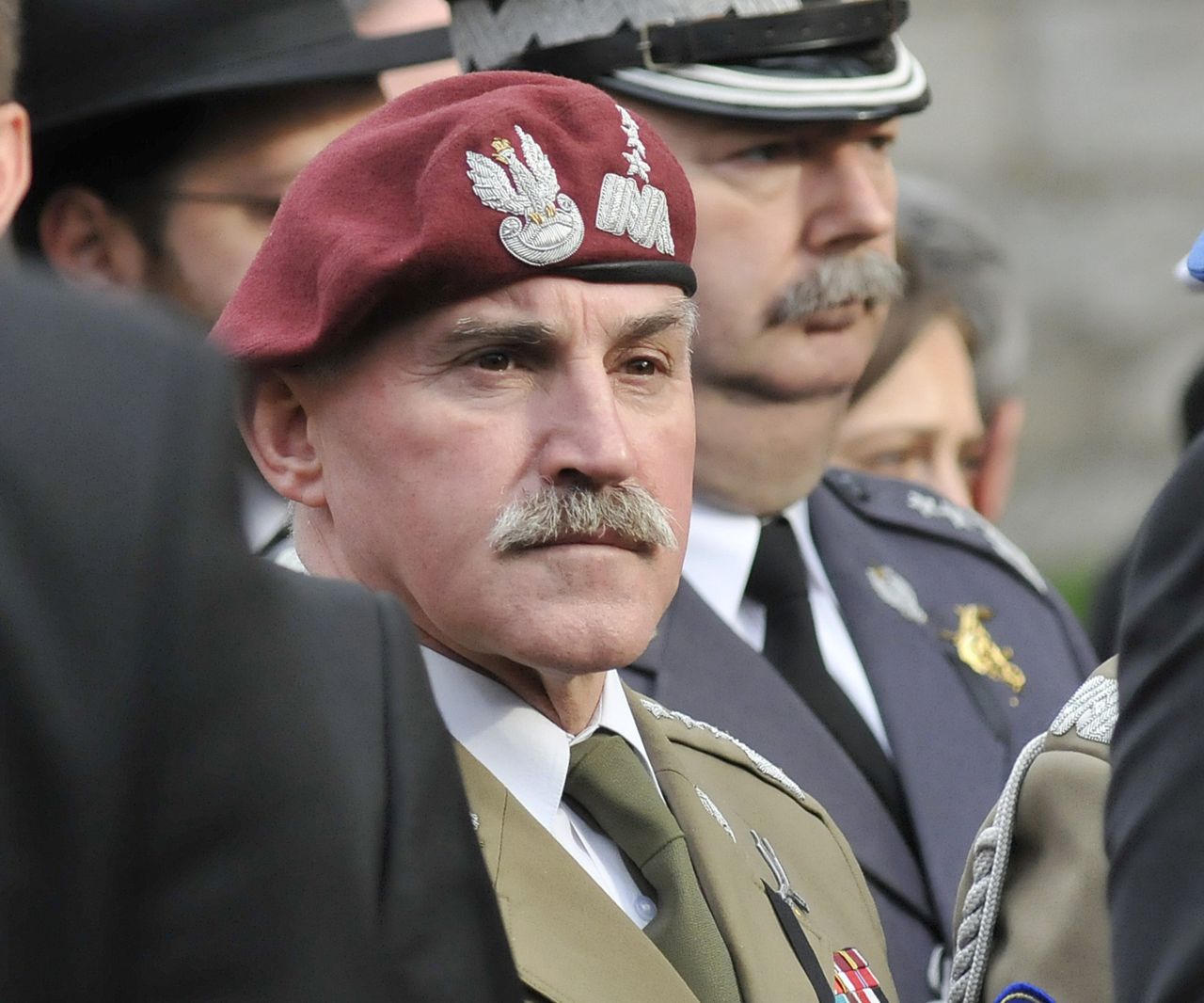 "Zadziwiająca sprawa, że taki żołnierz został dopuszczony do takich czynności". Gen. Bieniek o dezerterze