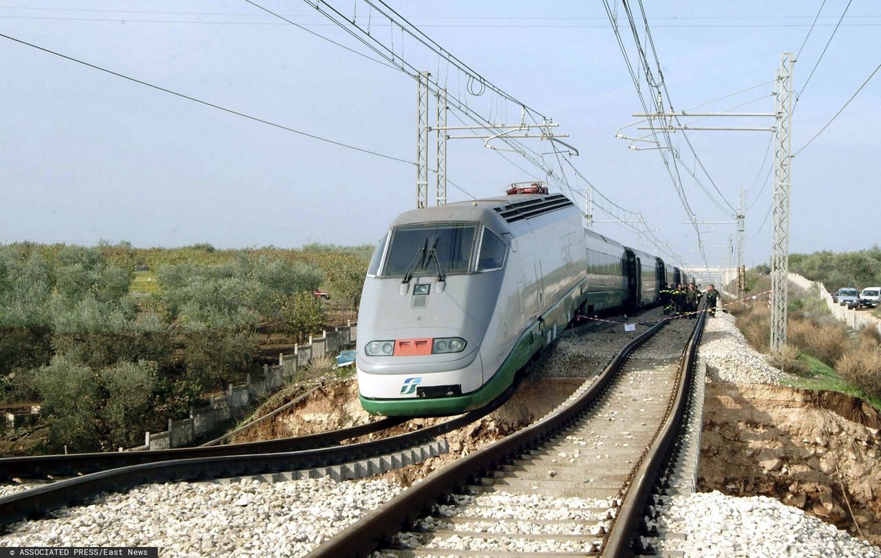 Heroic Italian train driver sacrifices life to save 87 passengers