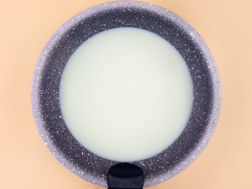 Jaglanka z jabłkiem i migdałami przepis