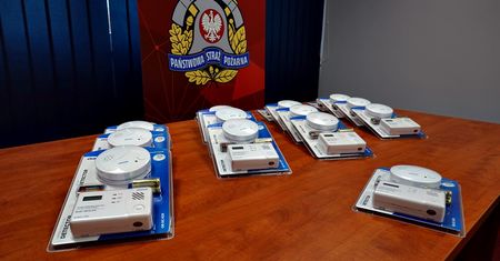Śląsk. W Świętochłowicach czujki dymu i czadu dla mieszkańców. Mogą uratować życie