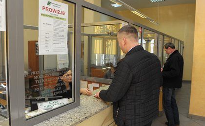 Giganci szykują zwolnienia grupowe. Cięcią dotkną pracowników trzech banków