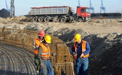 Zarobki Polaków we Francji i Holandii. Jakie branże najlepiej opłacane?