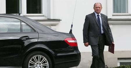 Sawicki dostanie 45 tys. zł na otarcie łez!