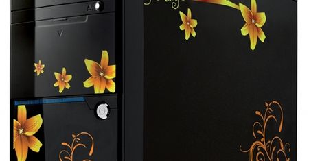 Stylowa obudowa komputerowa z atrakcyjnymi zdobieniami dla Pań