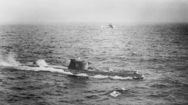 Amerykański śmigłowiec i radziecki okręt podwodny B-59 na Morzu Karaibskim, październik 1962 rok
