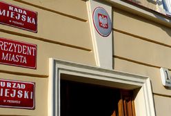 Ile zarabiają urzędnicy?