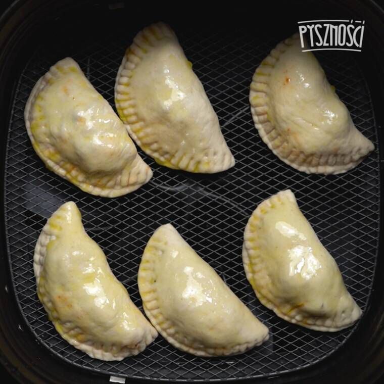 mini calzone o smaku burgerów
