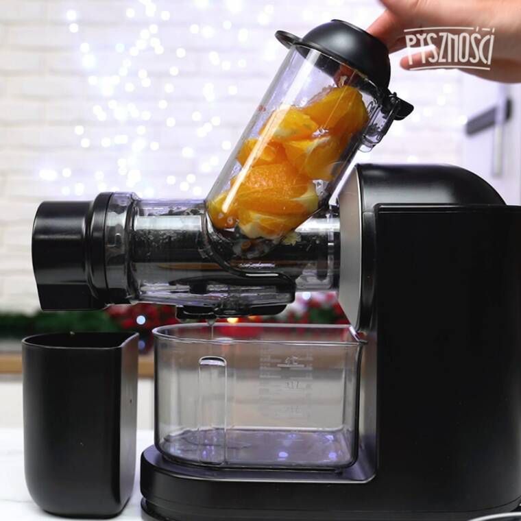 świąteczny poncz ze świeżych owoców