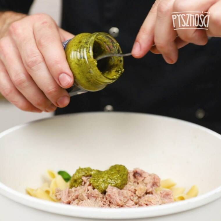 penne rigate z zielonym pesto