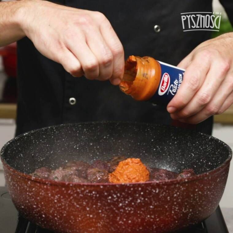 tagliatelle z pesto pomodori secchi